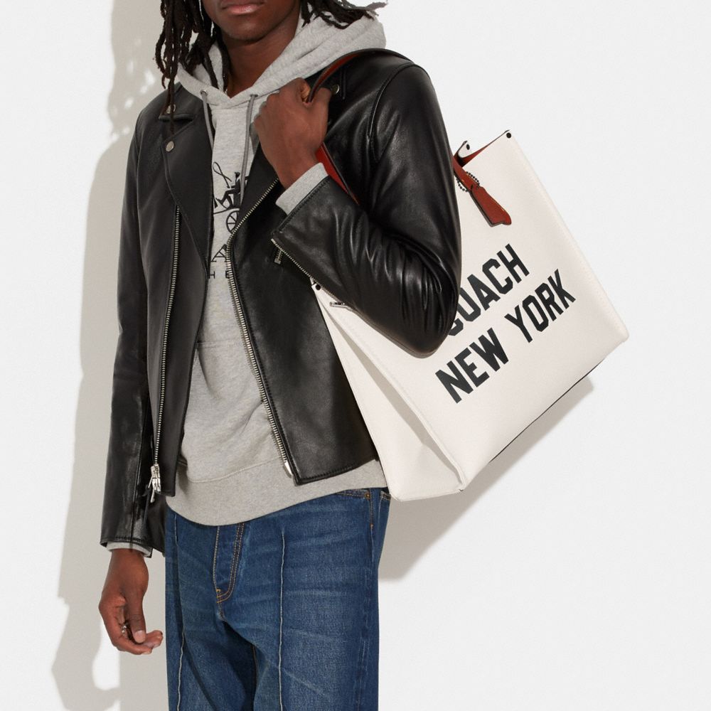 Multicolor Coach Relay Tote Bag With Coach Graphic Men Totes & Duffles | 9746MCVID